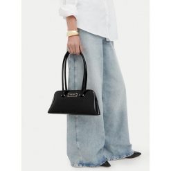Torebka Nine West. Czarne torebki klasyczne Nine West, bez wzorów, bez dodatków. Za 179.99 zł.