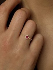 OR Carats Złoty pierścionek z kamieniem szlachetnym rozmiar: 54. Czerwone pierścionki OR Carats, z rubinem, złote. Za 782.99 zł.