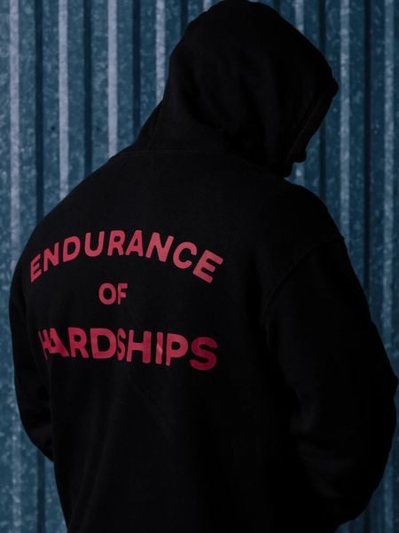 MANTO bluza z kapturem ENDURANCE czarna. Czarne bluzy MANTO, l, bez wzorów, z bawełny, z kapturem. Za 289.00 zł.