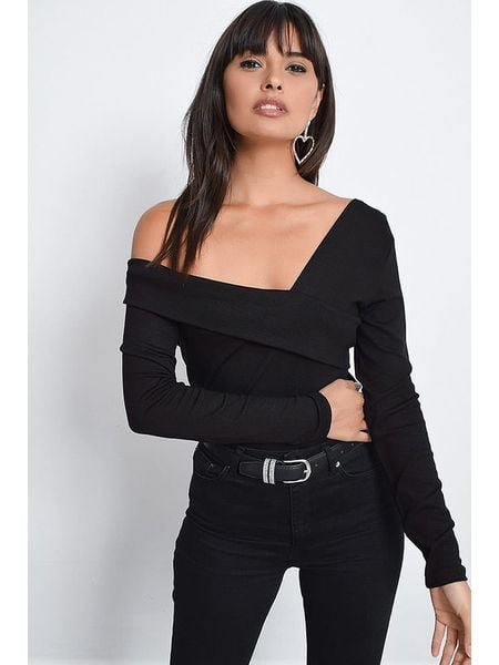 Cool and sexy Koszulka w kolorze czarnym rozmiar: M. Czarne bluzki Cool and sexy, m, bez wzorów, bez kołnierzyka, bez ramiączek. Za 78.84 zł.