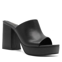 Klapki DeeZee. Czarne klapki DeeZee, bez wzorów, bez obcasa. Za 159.99 zł.