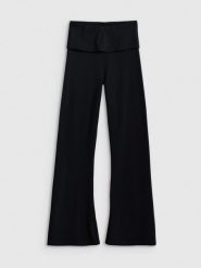 4F Legginsy z rozszerzanymi nogawkami damskie - czarne L. Czarne legginsy 4f, l, bez wzorów, z dzianiny. Za 129.99 zł.