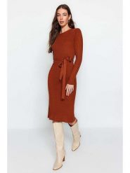 Trendyol Sukienka dzianinowa w kolorze jasnobrązowym rozmiar: L. Brązowe sukienki Trendyol, l, bez wzorów, z dzianiny, bez kołnierzyka, bez ramiączek, maxi. Za 91.56 zł.