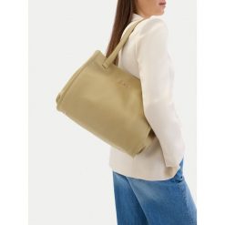 Torebka MEXX. Zielone torebki klasyczne Mexx, bez wzorów, bez dodatków. Za 269.99 zł.