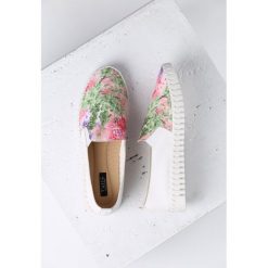 Biało-Różowe Slip On Graciousness. Trampki Born2be. Za 49.99 zł.