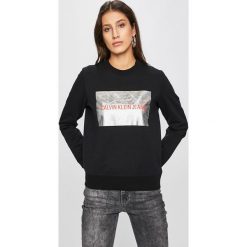 Calvin Klein Jeans - Bluza. Czarne bluzy Calvin Klein Jeans, l, bez wzorów, z bawełny, bez kaptura. W wyprzedaży za 299.90 zł.