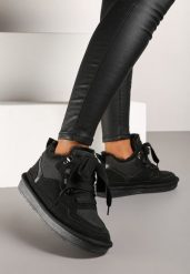 Czarne Zimowe Sneakersy Vices Stylizowane na Śniegowce z Futerkiem Tennira. Czarne trapery i śniegowce Renee, z jeansu. Za 99.99 zł.