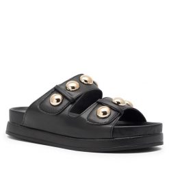 Klapki DeeZee. Czarne klapki DeeZee, bez wzorów, bez obcasa. Za 119.99 zł.