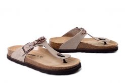 DR. BRINKMANN 701003-08 beige, klapki japonki damskie. Brązowe klapki Dr. Brinkmann, bez wzorów, ze skóry, bez obcasa. Za 289.90 zł.
