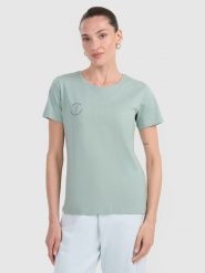 4F T-shirt regular z nadrukiem damski - turkusowy XXL. Niebieskie t-shirty 4f, xxl, bez wzorów, z bawełny, bez kołnierzyka, bez ramiączek. Za 59.99 zł.