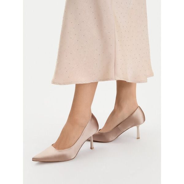 Szpilki Steve Madden. Czerwone szpilki Steve Madden, bez wzorów, bez obcasa, na szpilce, bez zapięcia. Za 424.99 zł.