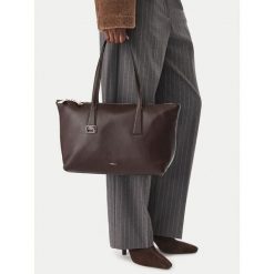 Torebka Furla. Brązowe torebki klasyczne Furla, bez wzorów, bez dodatków. Za 1,579.00 zł.
