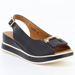 Skórzane sandały damskie na koturnie czarne Artiker 58C0086. Czarne sandały Artiker, bez wzorów, ze skóry, bez obcasa, na koturnie, bez zapięcia. Za 239.99 zł.