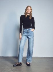 Jeansy wide leg z aplikacją - niebieski. Niebieskie jeansy Reserved, z aplikacjami. Za 199.99 zł.