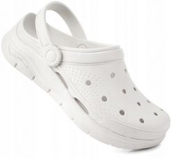 Damskie chodaki sandały białe SKECHERS ARCH-FIT. Białe sandały Skechers, bez wzorów, z materiału, bez obcasa, bez zapięcia. Za 149.00 zł.