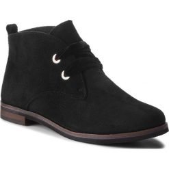 Botki CAPRICE - 9-25104-21 Black Suede 004. Czarne botki Caprice, bez wzorów, z materiału, bez obcasa, bez zapięcia. W wyprzedaży za 229.00 zł.