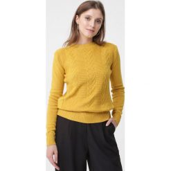 Żółty Sweter Evolutive. Żółte swetry Born2be, l, bez wzorów, z jeansu, bez ramiączek. Za 59.99 zł.