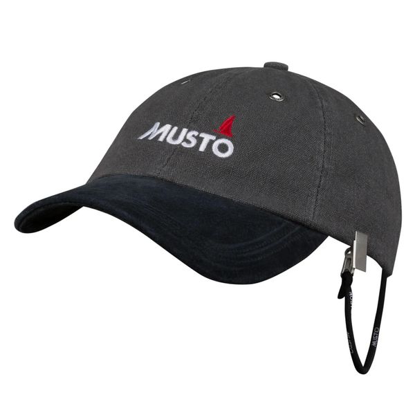 Czapka z daszkiem Musto Evolution Original Crew. Czerwone czapki Musto, bez wzorów, z bawełny. Za 169.99 zł.