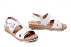 INBLU FC-66 001 biały, sandały damskie. Białe sandały Inblu, bez wzorów, bez obcasa, bez zapięcia. Za 89.99 zł.