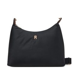 Torebka Tommy Hilfiger. Czarne torebki klasyczne TOMMY HILFIGER, bez wzorów, bez dodatków. Za 429.99 zł.