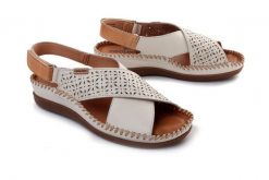 Pikolinos CADAQUES W8K-0848C1 NATA, sandały damskie. Brązowe sandały Pikolinos, bez wzorów, ze skóry, bez obcasa, bez zapięcia. Za 544.90 zł.