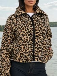 Bluza we wzrór zwierzęcy z kieszeniami - wielobarwny. Bluzy Sinsay, l, bez wzorów, bez kaptura. W wyprzedaży za 29.99 zł.