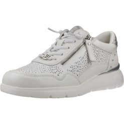 Buty CARMELA 163096C Biały. Białe trekkingi Carmela, ze skóry, trekkingowe. Za 412.99 zł.