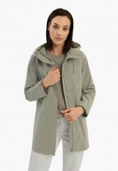 Oliwkowy płaszcz damski J-WALERIA. Zielone płaszcze Volcano, na wiosnę, uniwersalny, bez wzorów, z materiału, z kapturem. Za 349.99 zł.