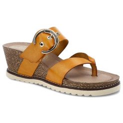 Żółte Klapki Yokono Wygodne Buty Na Koturnie. Żółte klapki Yokono, z aplikacjami, ze skóry, bez obcasa, na koturnie. Za 209.00 zł.