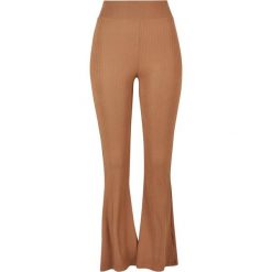 Damskie legginsy z wysokim stanem z flarą Urban Classics GT. Brązowe legginsy Urban Classics, bez wzorów, prążkowane, z podwyższonym stanem. Za 175.50 zł.