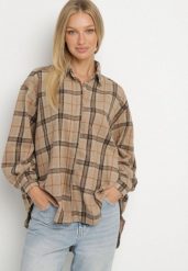 Ciemnobeżowa Koszula Oversize w Kratę z Przedłużonym Tyłem Sulicella. Brązowe koszule Born2be, bez wzorów, z dzianiny, klasyczne, bez kołnierzyka, bez ramiączek. Za 69.99 zł.