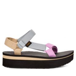 Sandały Teva. Szare sandały Teva, bez wzorów, bez obcasa, na koturnie, bez zapięcia. Za 319.99 zł.
