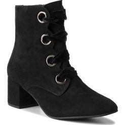 Botki HÖGL - 6-104142 Schwarz 0100. Czarne botki Högl, bez wzorów, z materiału, bez obcasa, na obcasie, bez zapięcia. W wyprzedaży za 399.00 zł.