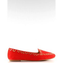 Mokasyny lordsy czerwone 1389 Red. Czerwone lordsy ButyModne, z aplikacjami, ze skóry, eleganckie, bez obcasa, bez zapięcia. Za 77.94 zł.
