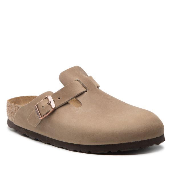 Klapki Birkenstock. Brązowe klapki Birkenstock, bez wzorów, bez obcasa. Za 679.99 zł.