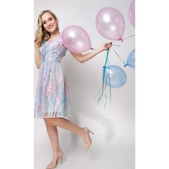 Sukienka tiulowa z haftem sweet. Niebieskie sukienki Jestes Modna, na imprezę, s, bez wzorów, z koronki, z asymetrycznym kołnierzem, bez ramiączek, asymetryczne. W wyprzedaży za 149.00 zł.