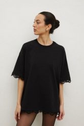 Tshirt typu oversize z KORONKĄ w kolorze BLACK- MIDNIGHT. Czarne t-shirty Marsala, m, bez wzorów, z bawełny, bez kołnierzyka, bez ramiączek. Za 169.90 zł.