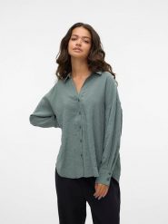 Vero Moda Bluzka w kolorze błękitnym rozmiar: M. Niebieskie bluzki Vero Moda, m, bez wzorów, bez kołnierzyka, bez ramiączek. Za 61.60 zł.