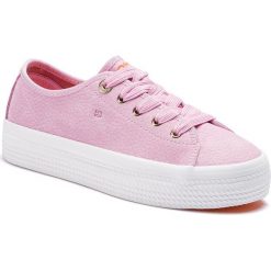 Tenisówki TOMMY HILFIGER - Nubuck Flatform Sneaker FW0FW04090 Pink Lavender 518. Czerwone trampki TOMMY HILFIGER, bez wzorów, z gumy, bez zapięcia. W wyprzedaży za 249.00 zł.