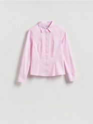 Koszula slim fit w paski - pastelowy róż. Czerwone koszule Reserved, l, bez wzorów, z bawełny, bez kołnierzyka, bez ramiączek. Za 89.99 zł.