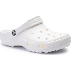 Klapki basenowe CROCS 204151-100. Białe klapki Crocs, bez wzorów, z tworzywa sztucznego, bez obcasa. Za 109.99 zł.