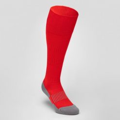 Skarpety do rugby R500 wysokie. Czerwone skarpety OFFLOAD, bez wzorów, z elastanu. Za 24.99 zł.