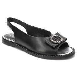 Czarne Sandały Chebello Wsuwane Stylowe Obuwie Damskie. Czarne sandały CheBello, bez wzorów, ze skóry, eleganckie, bez obcasa, na płaskiej podeszwie, bez zapięcia. Za 369.00 zł.