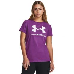 Koszulka damska Under Armour SPORTSTYLE LOGO SS. Fioletowe koszulki sportowe Under Armour, bez wzorów, bez ramiączek. Za 59.99 zł.