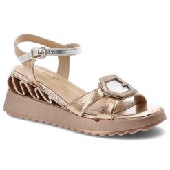 Sandały damskie S.Barski, na lekkiej platformie z efektownymi metalicznymi paskami i regulowanym zapięciem przy kostce ozdobna klamra oraz stabilna p. Czerwone sandały S.BARSKI, bez wzorów, bez obcasa, na koturnie, bez zapięcia. Za 260.90 zł.