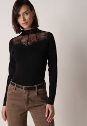 Czarny Dopasowany Sweter z Półgolfem z Wiskozą Zdobiony Koronkową Siateczką Genna. Czarne swetry Born2be, uniwersalny, z aplikacjami, z jeansu, bez ramiączek. Za 89.99 zł.