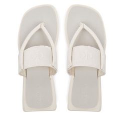 Japonki Calvin Klein Jeans. Brązowe klapki Calvin Klein Jeans, bez wzorów, z jeansu, bez obcasa. Za 179.99 zł.