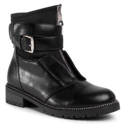 Botki DeeZee. Czarne botki DeeZee, bez wzorów, bez obcasa, na płaskiej podeszwie, bez zapięcia. Za 119.99 zł.