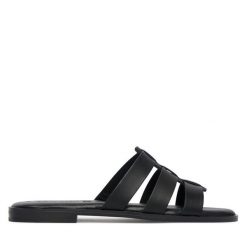 Klapki Tamaris. Czarne klapki Tamaris, bez wzorów, bez obcasa. Za 299.99 zł.