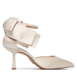 Szpilki Steve Madden. Białe szpilki Steve Madden, bez wzorów, bez obcasa, na szpilce, bez zapięcia. Za 478.99 zł.